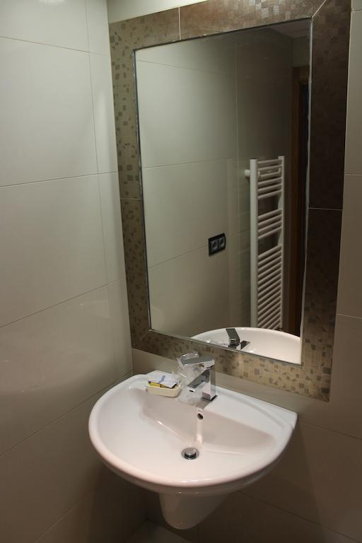Hostal Burbia Villafranca Del Bierzo Oda fotoğraf